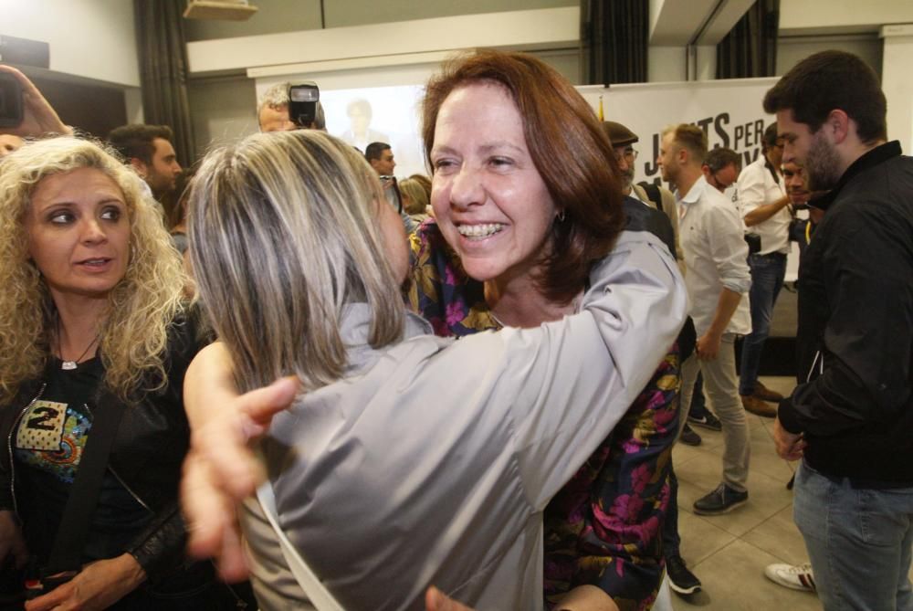 Marta Madrenas celebra la victòria a les eleccions municipals a Girona