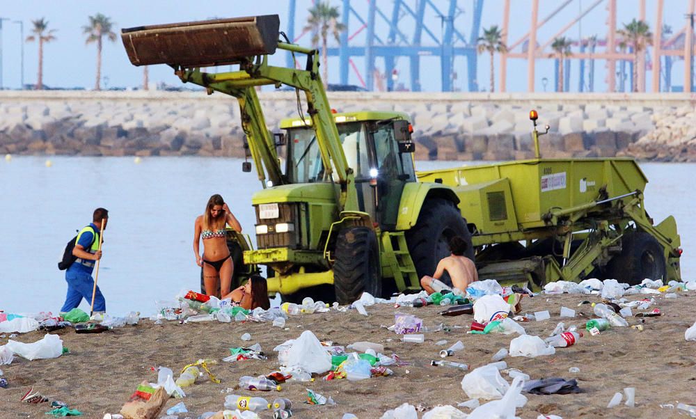 Así han quedado las playas después de la Noche de San Juan