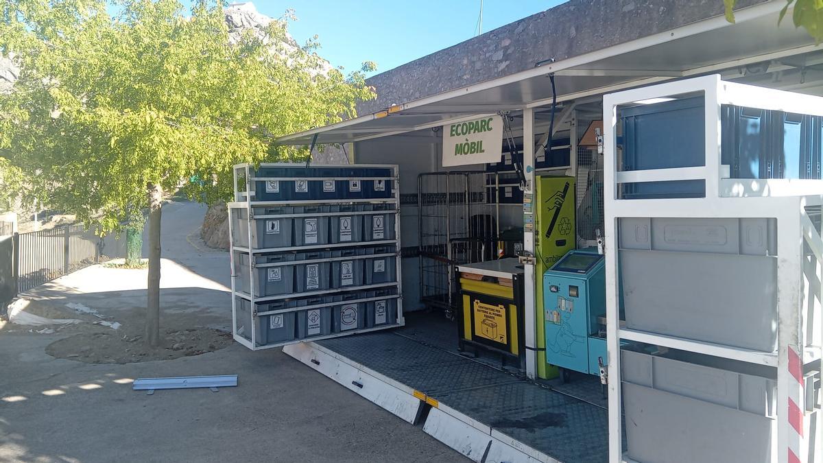 Imagen del ecomóvil de Reciplasa, en Xodos.