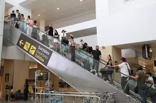 Aeropuerto de Ibiza: la solución de quien huye y el problema de quien llega