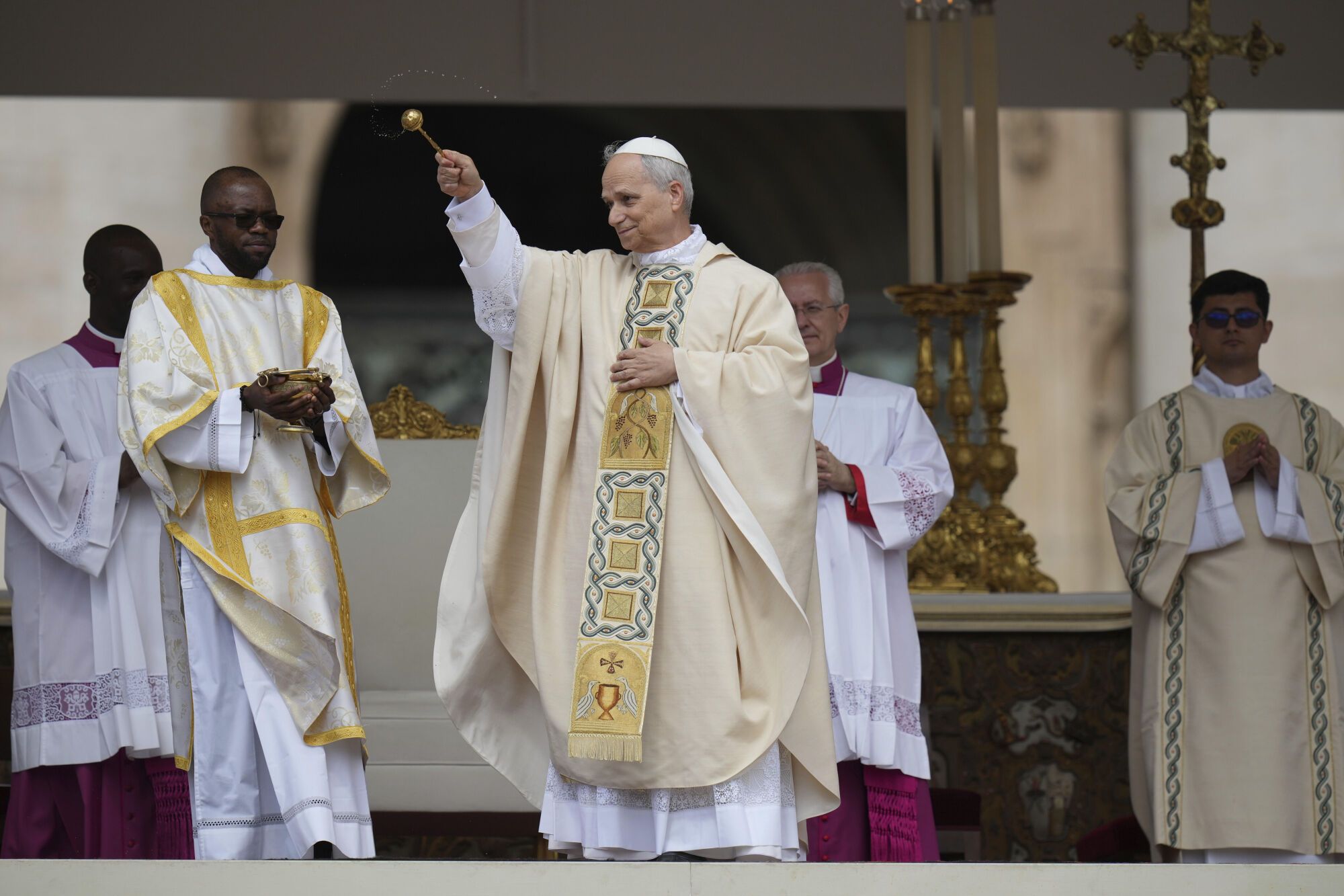 Pope Leo XIV's holds Mass during the formal inauguration of his pontificate in St. Peter's Square attended by heads of state, royalty and ordinary faithful, Sunday, May 18, 2025. (AP Photo/Alessandra Tarantino) Associated Press/LaPresse. EDITORIAL USE ONLY/ONLY ITALY AND SPAIN