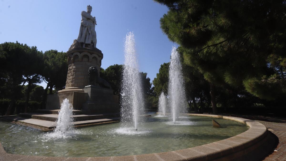 Monumento del Batallador en el Parque Grande de Zaragoza