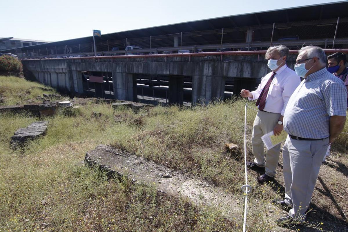 Urbanismo y Sadeco inician la limpieza del yacimiento de Cercadilla Urbanismo y Sadeco inician la limpieza del yacimiento de Cercadilla