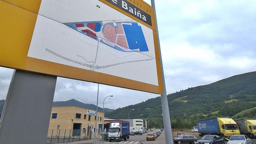 Mieres reforzará la seguridad y hará mejoras en los polígonos de Baíña y Ujo