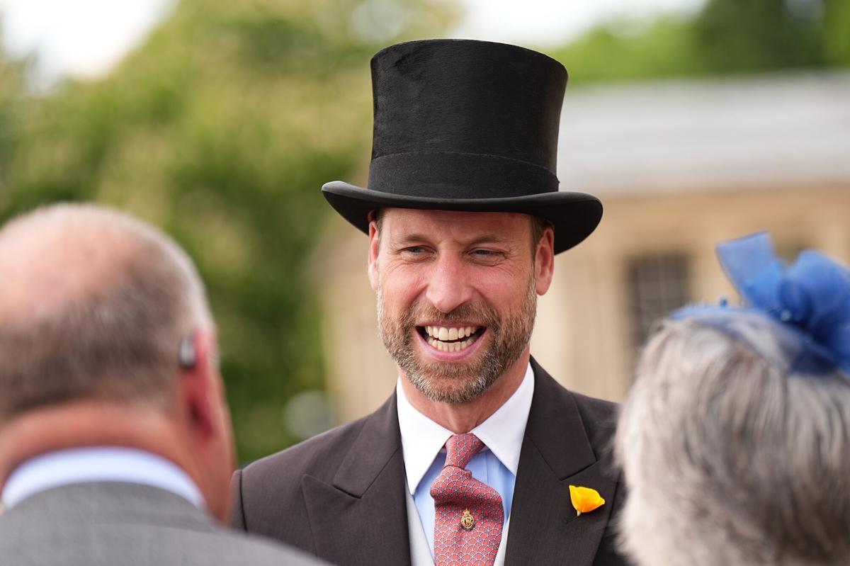 20 May 2025, United Kingdom, London: William, Prince of Wales, talks to guests during a Royal Garden Party at Buckingham Palace. Photo: Aaron Chown/PA Wire/dpa 20/05/2025 ONLY FOR USE IN SPAIN. Aaron Chown/PA Wire/dpa;royalty;customs and traditions;Royal Garden Party at Buckingham Palace
