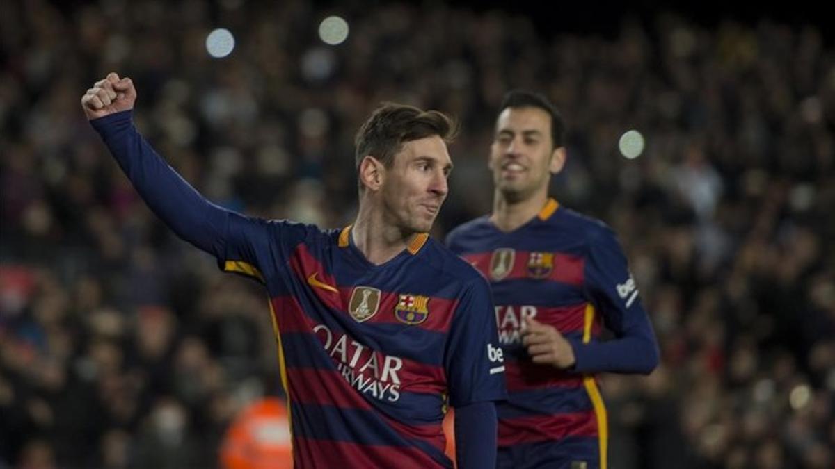 Leo Messi celebra el primer gol del Barça ante el Athletic conseguido de penalti