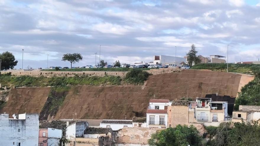 Finalizan las obras de estabilización en el Cerro de los Poetas de Puente Genil