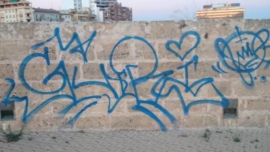 Un grafitero, a juicio por hacer pintadas en el Baluard del Príncep