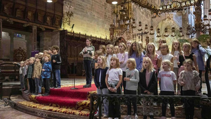 El Colegio Sueco se prepara en la Catedral de Mallorca para el concierto de Santa Lucía