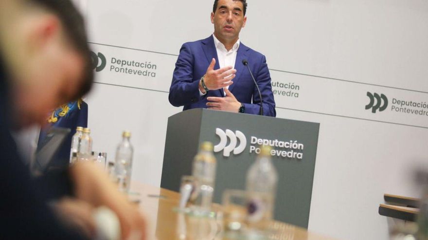 Luis López durante la comparecencia en el Pazo Provincial.