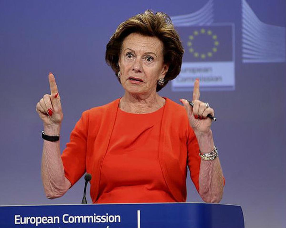 La comissària europea d’Agenda Digital, Neelie Kroes, durant una roda de premsa, ahir a Brussel·les.