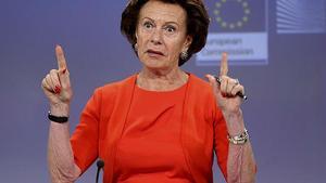 La excomisaria europea de Agenda Digital, Neelie Kroes, durante una rueda de prensa en Bruselas cuando era comisaria.