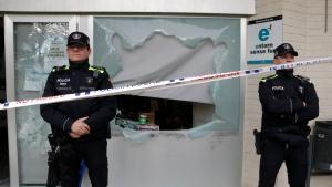 Un intento de ocupación en Font de la Pólvora deriva en disturbios y un grupo asalta y causa destrozos en el centro cívico