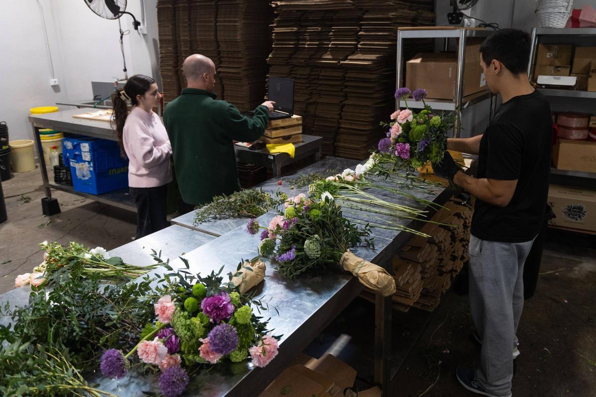 Empleados de Flores Solidarias en Mercaflor