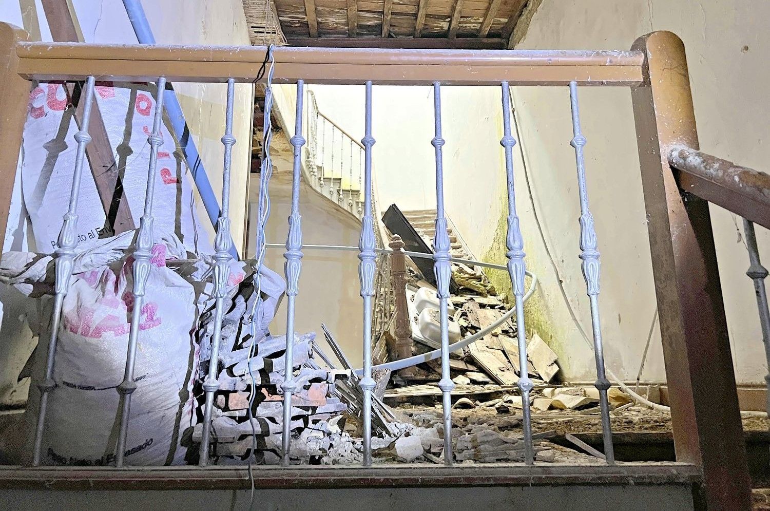 Así está el interior de la Sala Yago tras 20 años de abandono