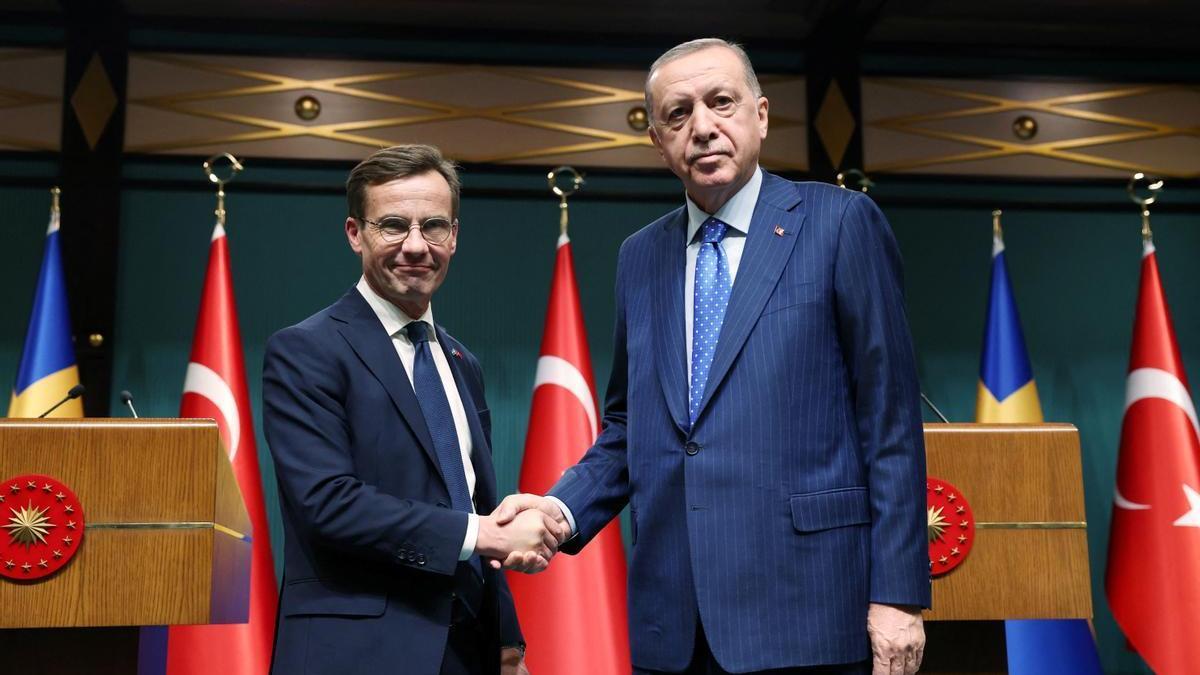 Tayyip Erdogan y el primer ministro sueco Ulf Kristersson.