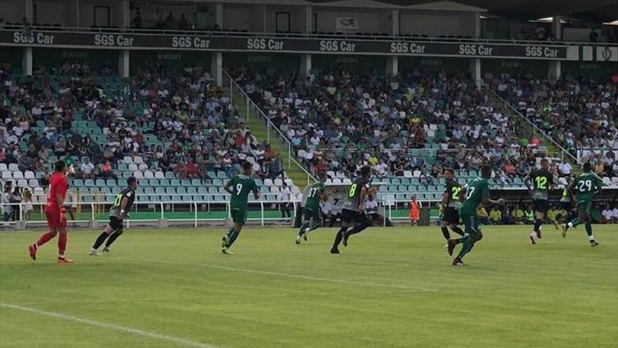 El Extremadura pierde ante un Vitoria de Setúbal más rodado