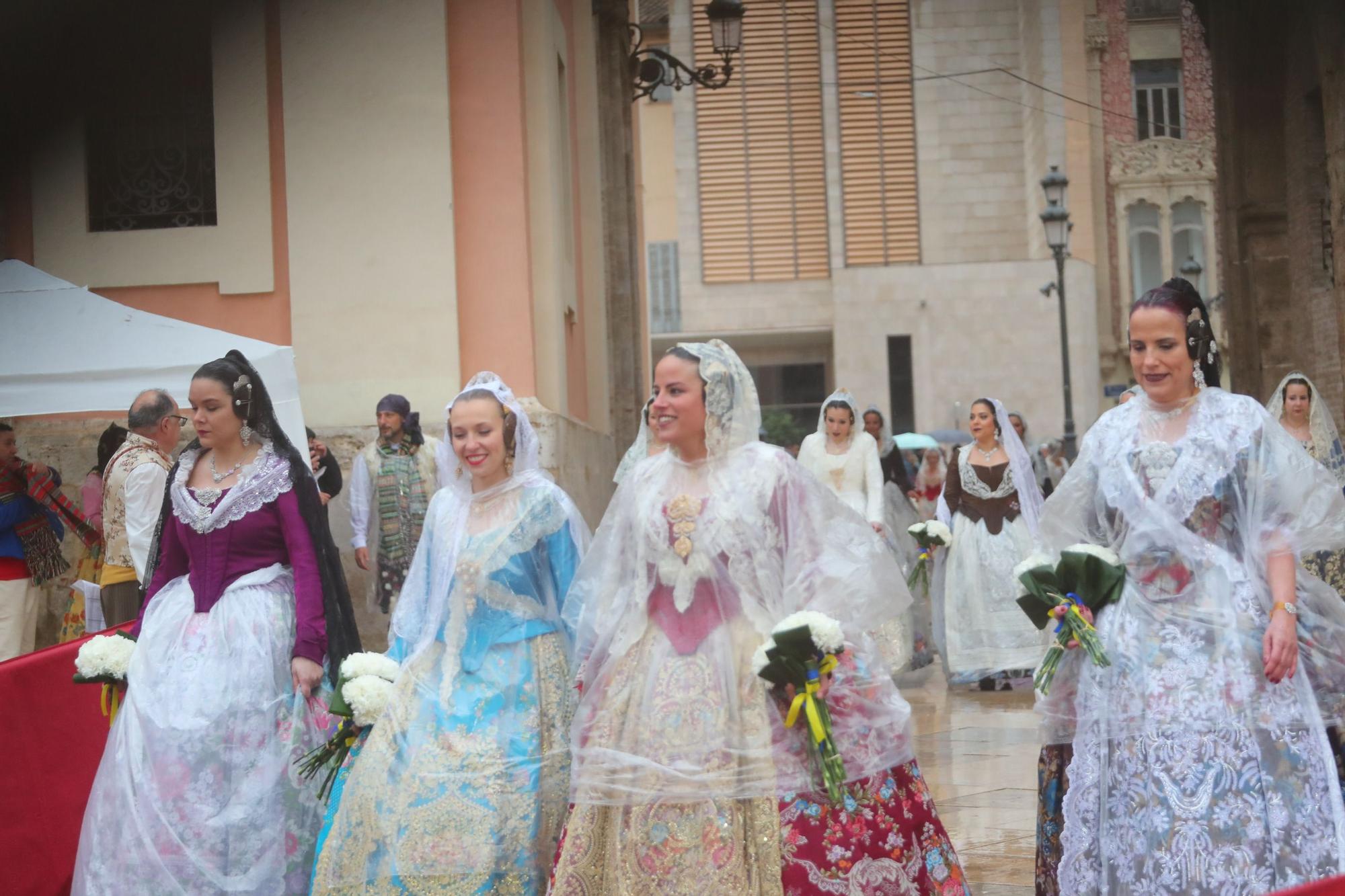 Búscate en el primer día de ofrenda por la calle de la Paz (entre las 18:00 a las 19:00 horas)