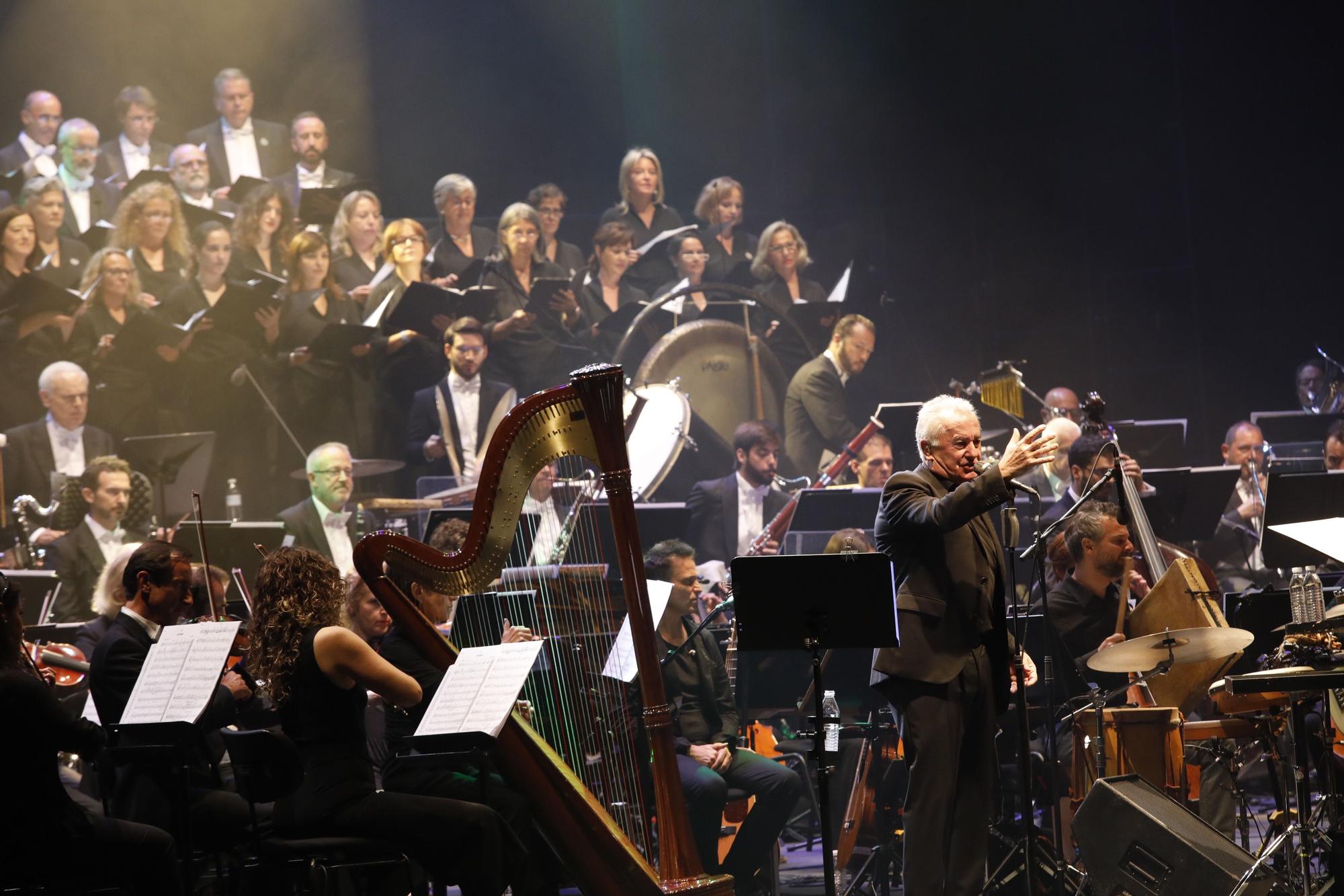 EN IMÁGENES: Así fue el tercer concierto de Víctor Manuel en la Laboral con la OSPA y el Coro de la Fundación Princesa de Asturias