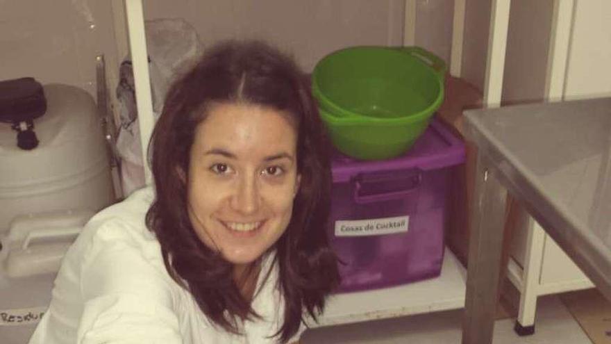 Yolanda Bouzas, en el laboratorio de la Estación de Leiro.