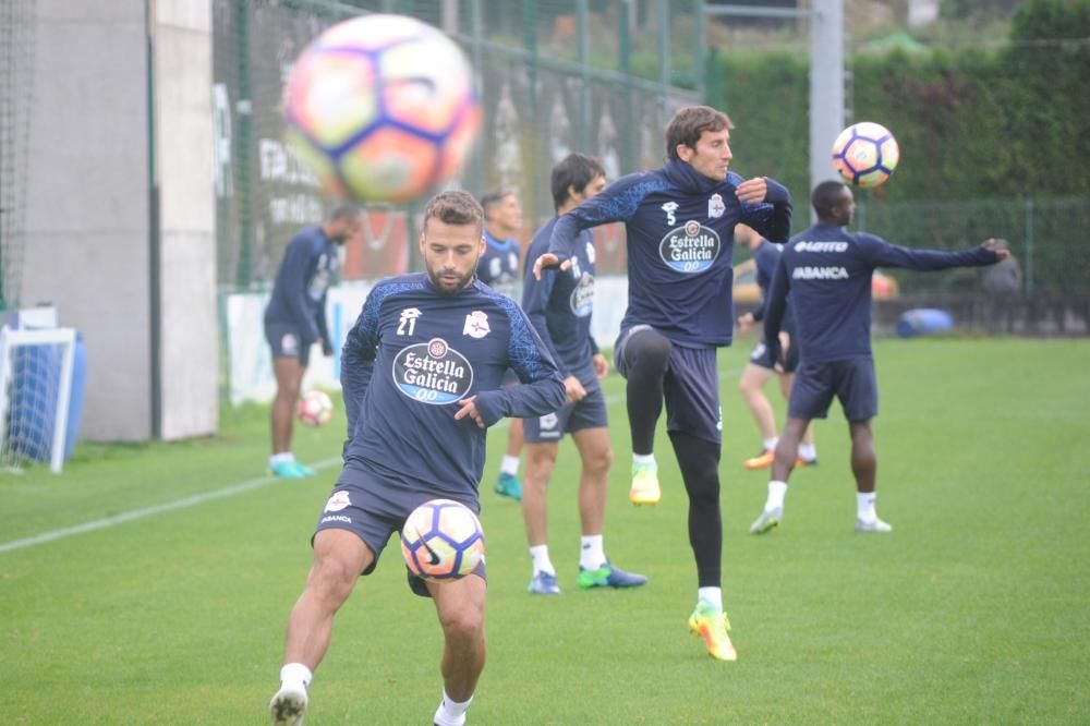 El Deportivo mantiene el planteamiento para el partido en el Camp Nou