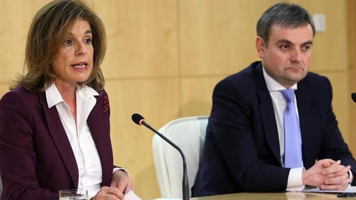 Ana Botella, con el nuevo portavoz municipal Enrique Núñez.