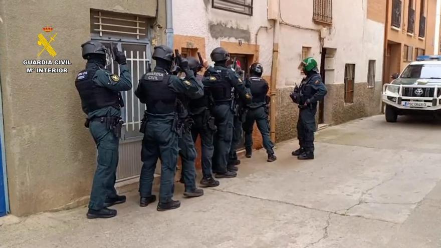 Golpe a las drogas en Toro: así interviene la Guardia Civil en una vivienda en el marco de la operación ATRI