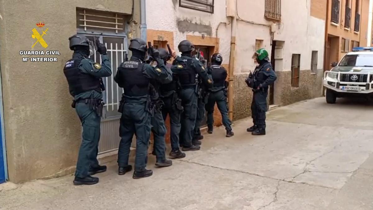 Golpe a las drogas en Toro: así interviene la Guardia Civil en una vivienda en el marco de la operación ATRI