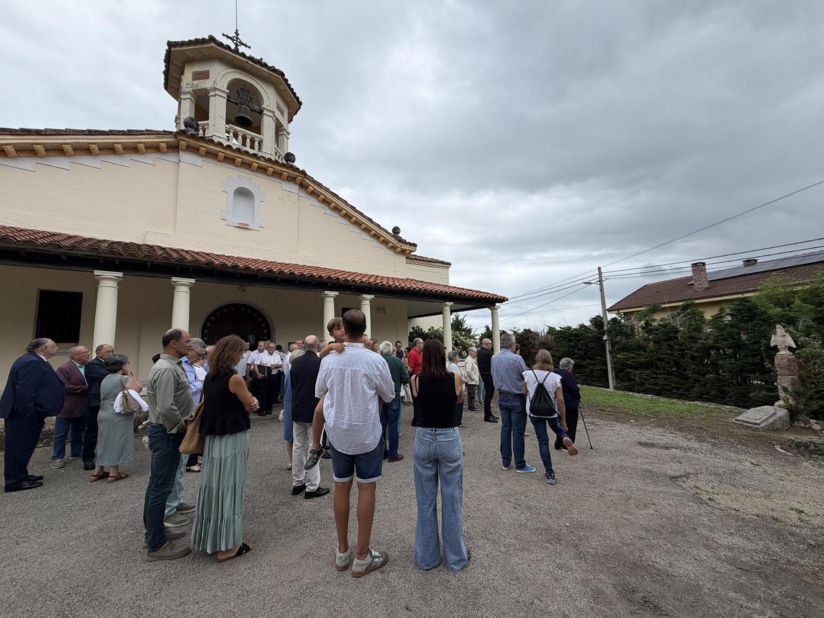 Un año sin Antonio Trevín: misa en su memoria en Parres de Llanes