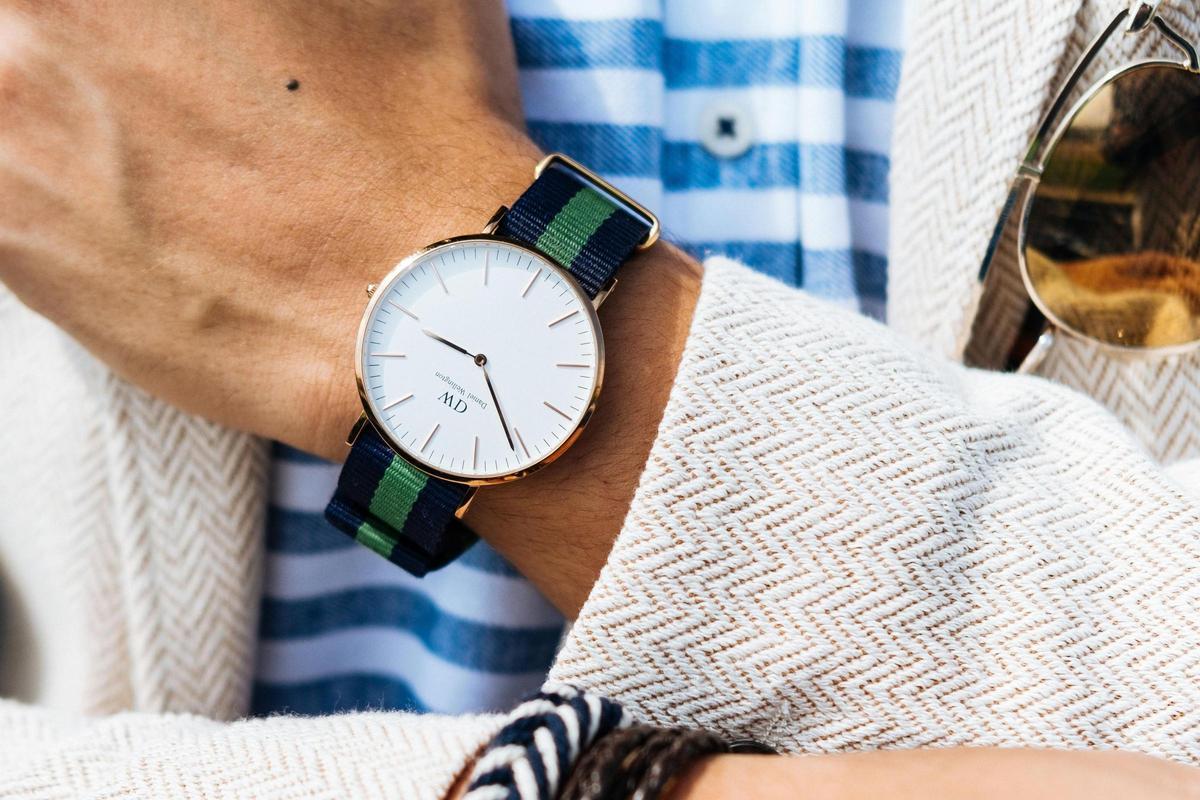 Amazon derrumba el precio de su reloj Lacoste (y otros) en sus últimas horas