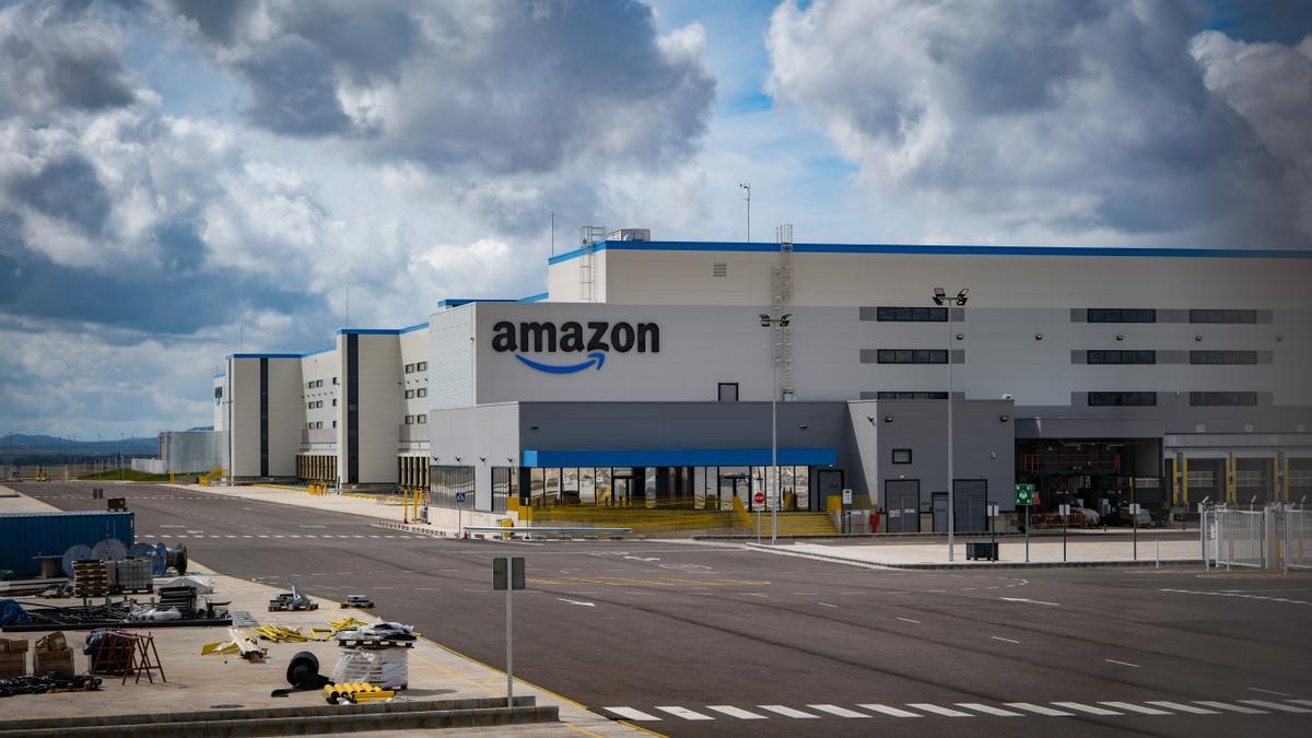 Centro logístico de Amazon en Badajoz, cuyas obras ya están terminadas.