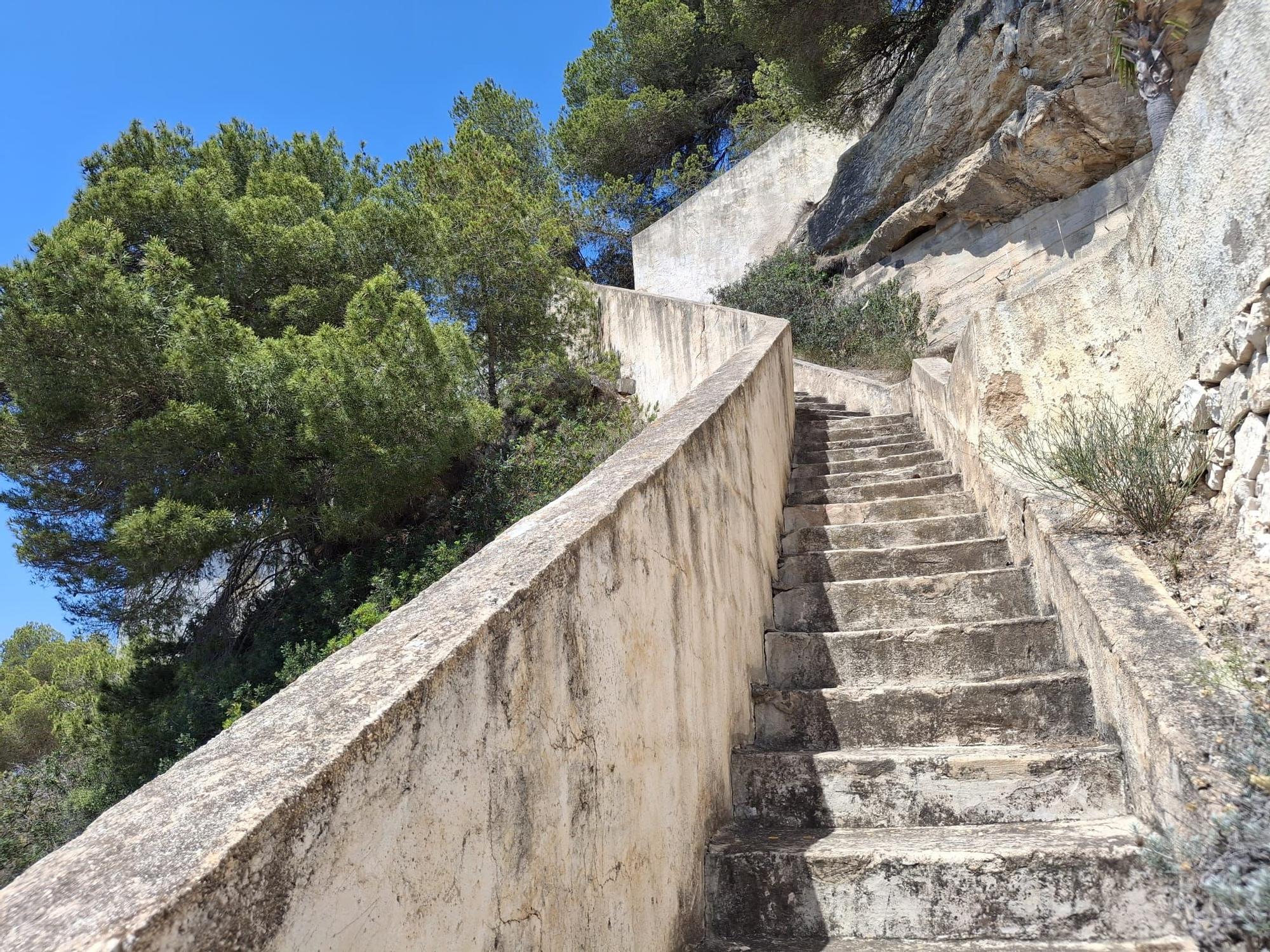 Así es la escalera pública recuperada por Xàbia: extraordinarias vistas