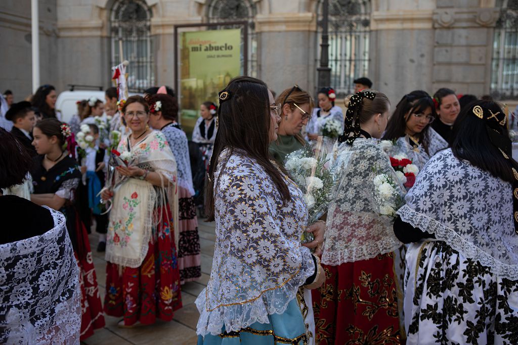 Las imágenes de la ofrenda floral a la Virgen de la Caridad en Cartagena