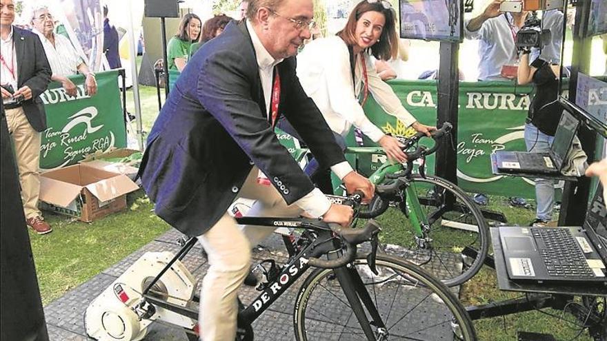 La fiesta del ciclismo llena Ejea