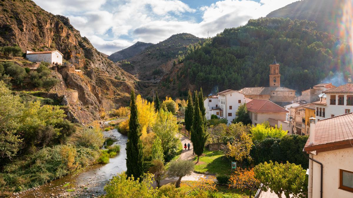 El precioso pueblo de La Rioja rodeado de aguas termales gratis