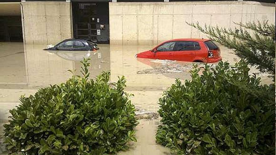 Una tormenta de 15 minutos provoca inundaciones y daños materiales en Cuenca