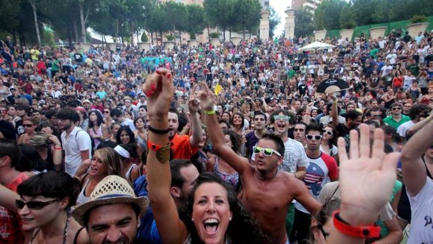 Asistentes en la primera edición del Low Cost celebrada en el parque de L&#039;Aigüera.