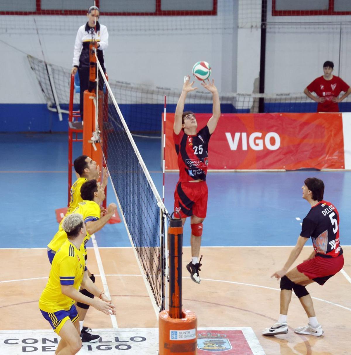 Un momento del último partido del Club Vigo en Coia.