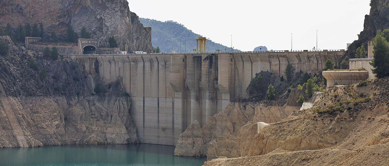 El embalse de Contreras no ha llegado nunca a situarse en su capacidad máxima de almacenamiento de caudales hídricos. | LEVANTE-EMV