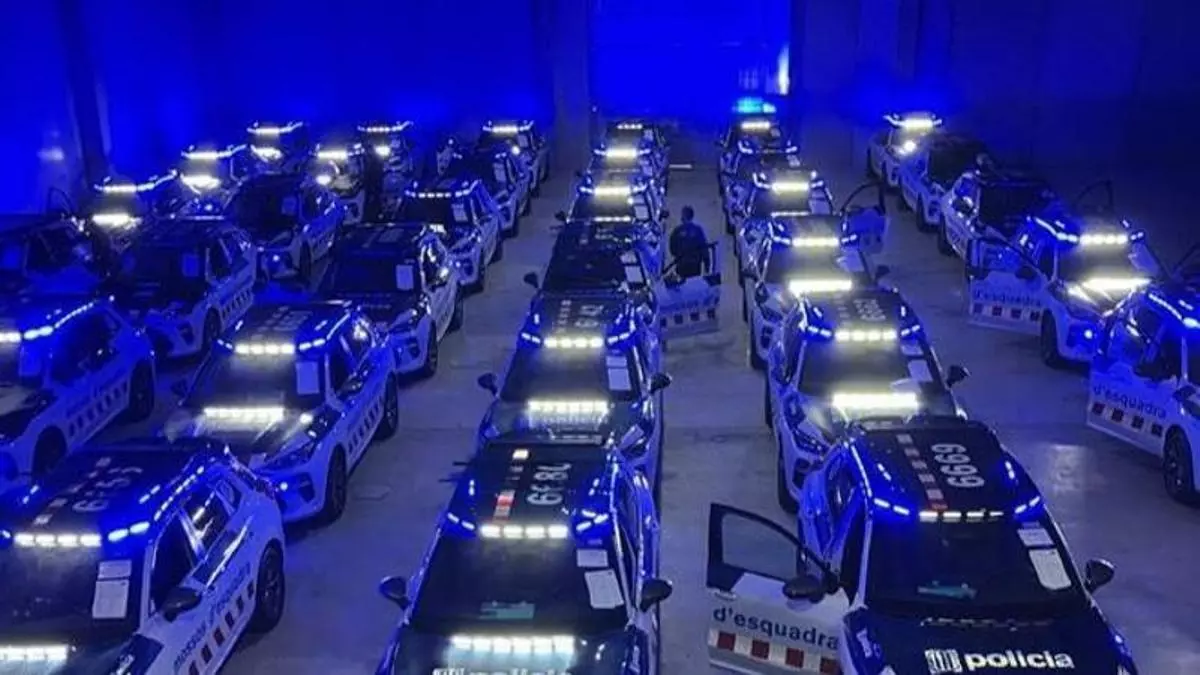 Los Mossos incorporan 183 Cupra Terramar a su flota: así se convierte este SUV en coche patrulla