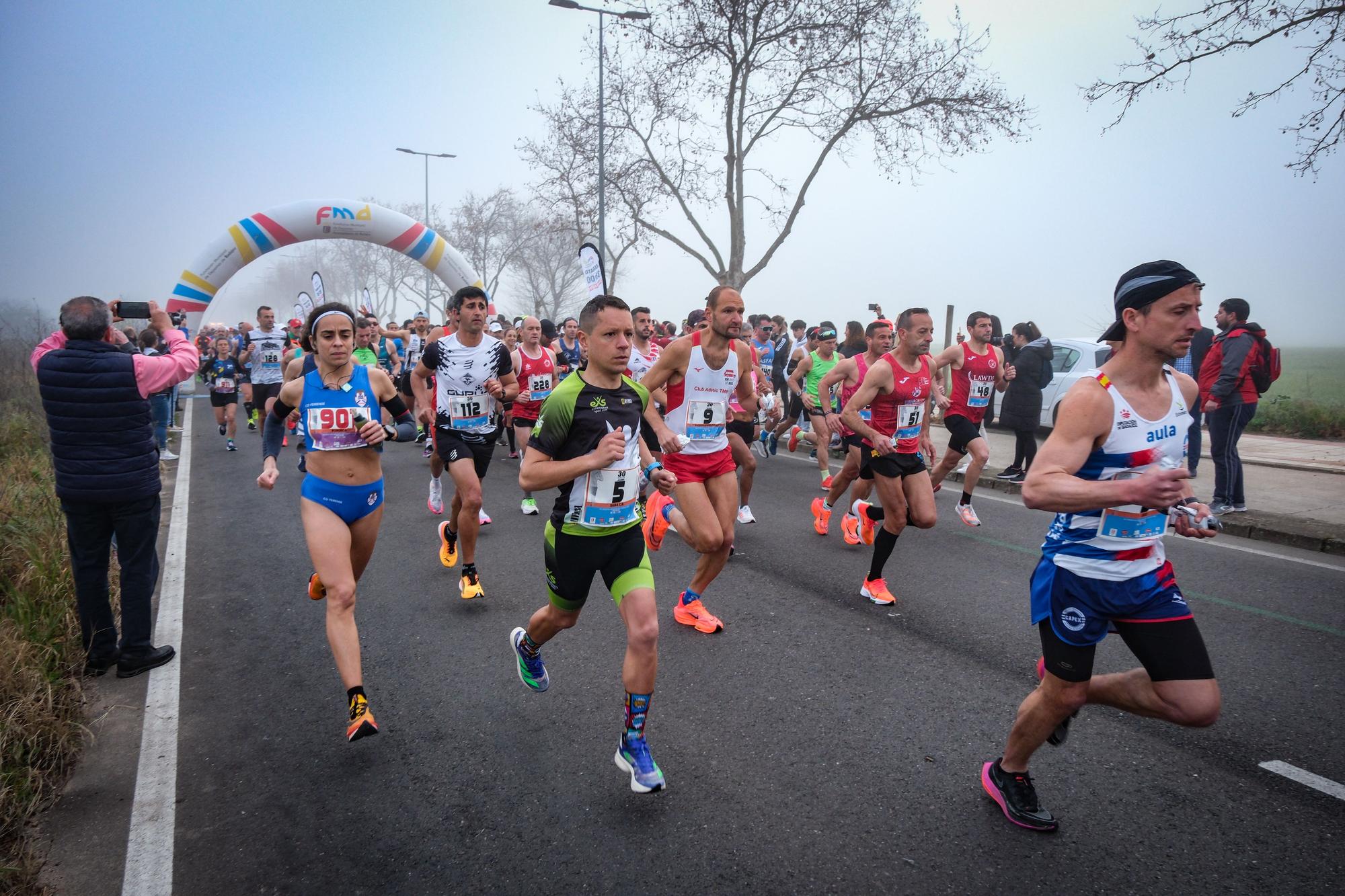 30 Maratón y 8 Medio Maratón Popular Ciudad de Badajoz en imágenes