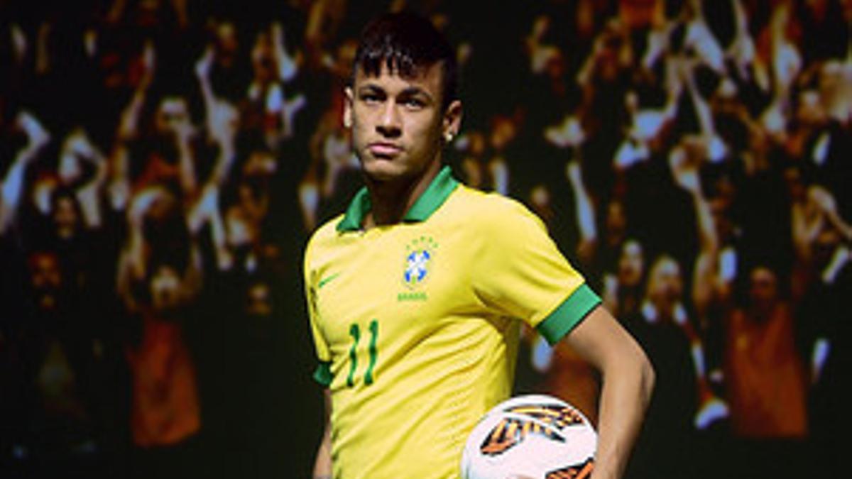 Neymar, con la camiseta de Brasil y sus nuevas botas