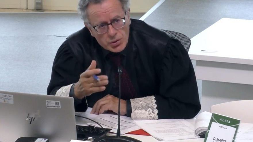 El fiscal Mario Piñeiro, durante el juicio del Alvia