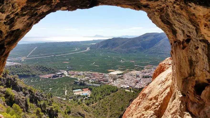 Tavernes de la Valldigna, tot l'any