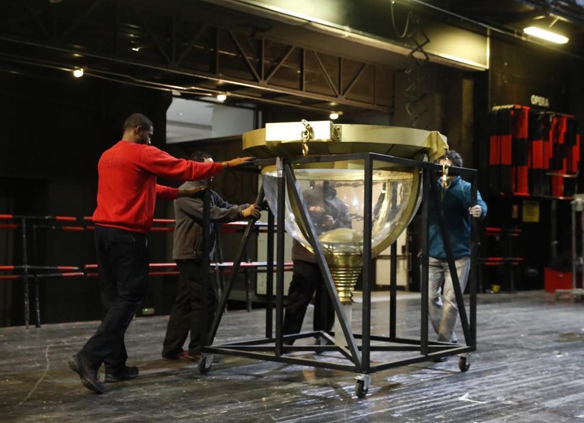 Los bombos de la suerte del sorteo extraordinario