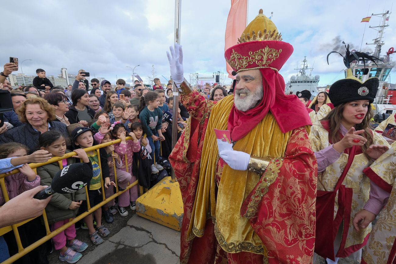 Recibimiento a los Reyes Magos a su llegada a la Base Naval de Las Palmas de Gran Canaria