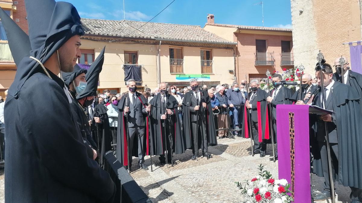 Los abades dirigen palabras de aliento a los cuatro hermanos postulantes