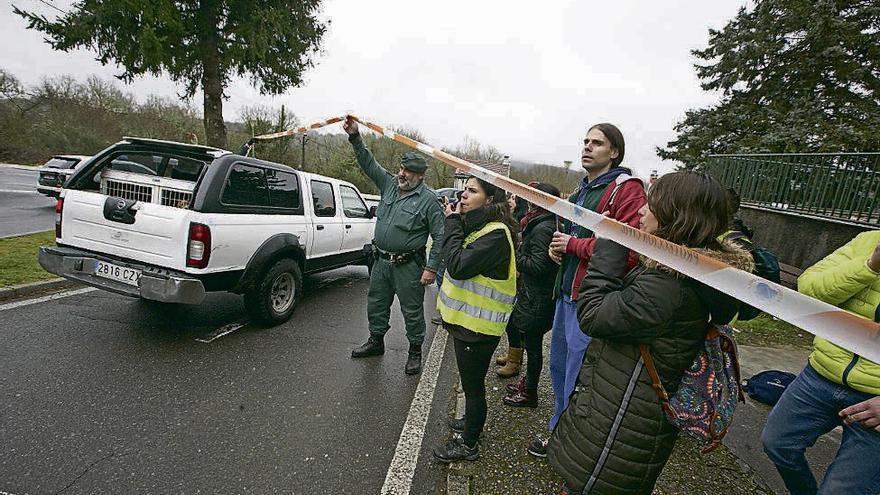 Animalistas protestan ante la prueba. // Bernabé / Cris M.V.