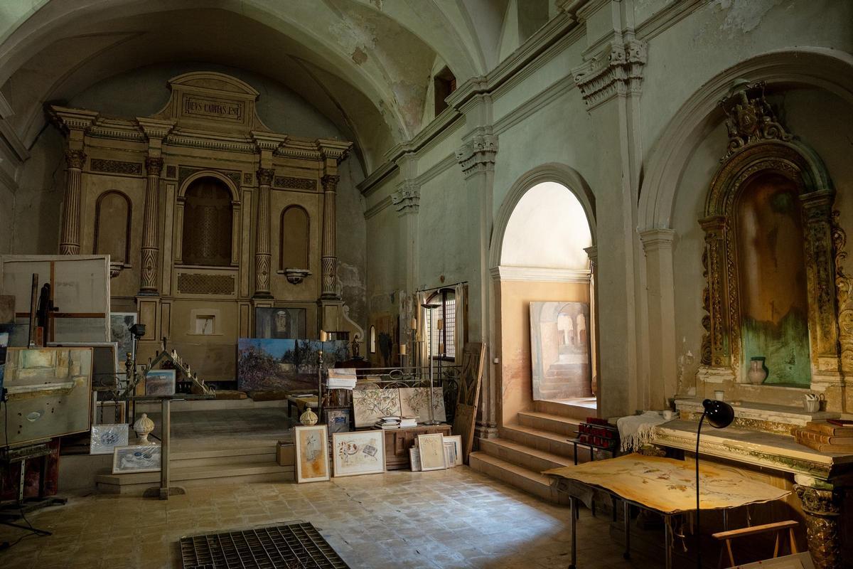 L'església de Sant Bartomeu de Bell-Lloc formava part d'un convent de clausura.