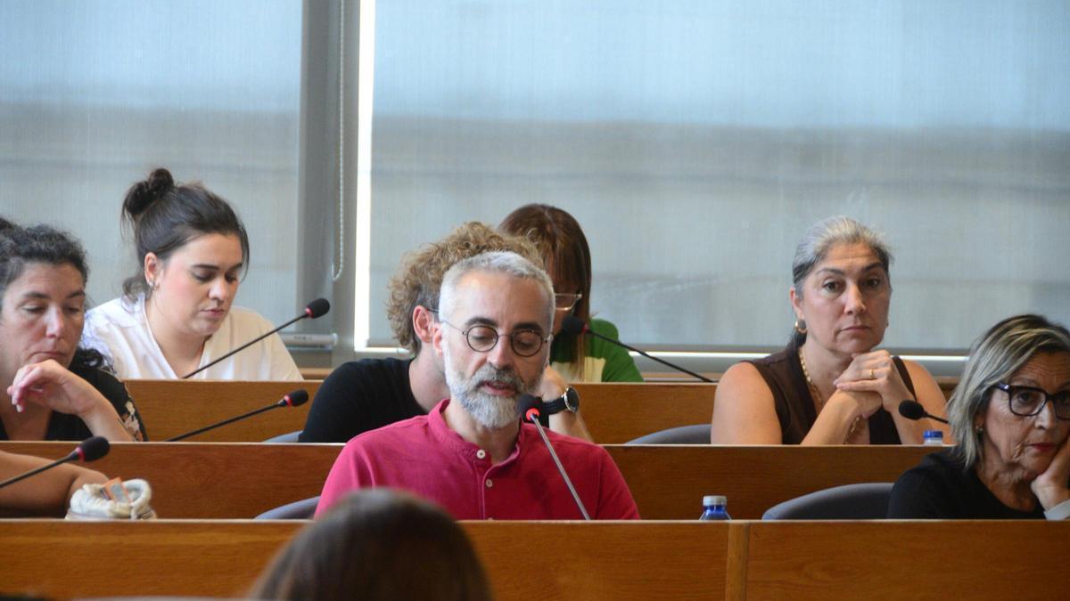 Antón Iglesias durante su intervención en el pleno de Cangas del pasado viernes.